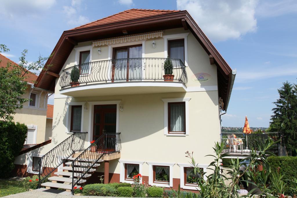 Erika Apartmanhazak Hévíz Exteriör bild