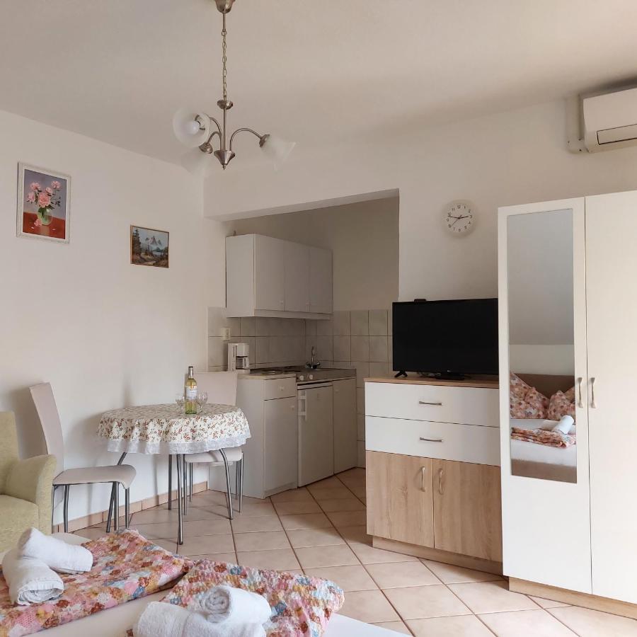 Erika Apartmanhazak Hévíz Exteriör bild