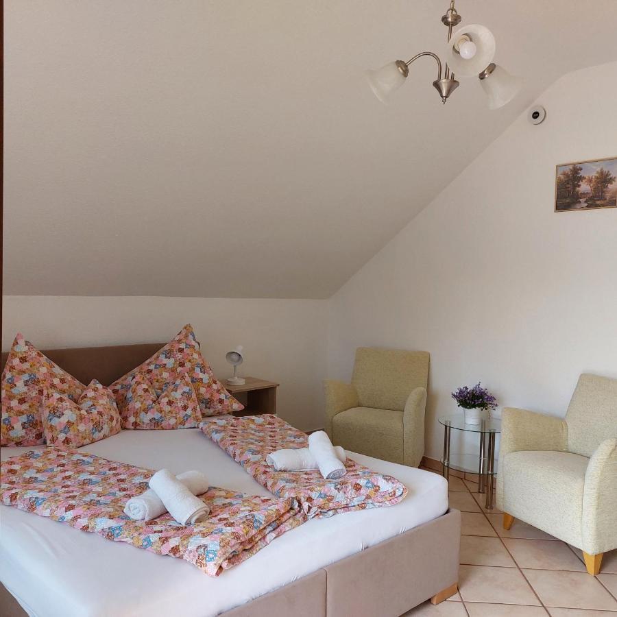 Erika Apartmanhazak Hévíz Exteriör bild