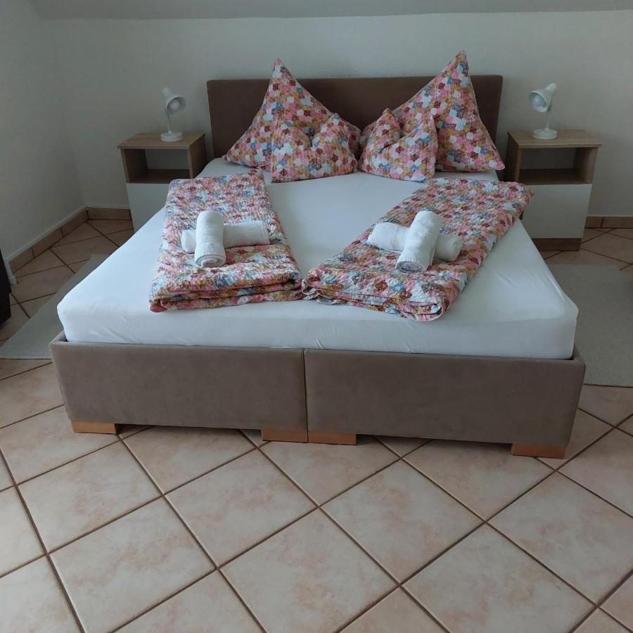Erika Apartmanhazak Hévíz Exteriör bild
