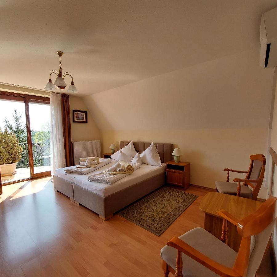 Erika Apartmanhazak Hévíz Exteriör bild
