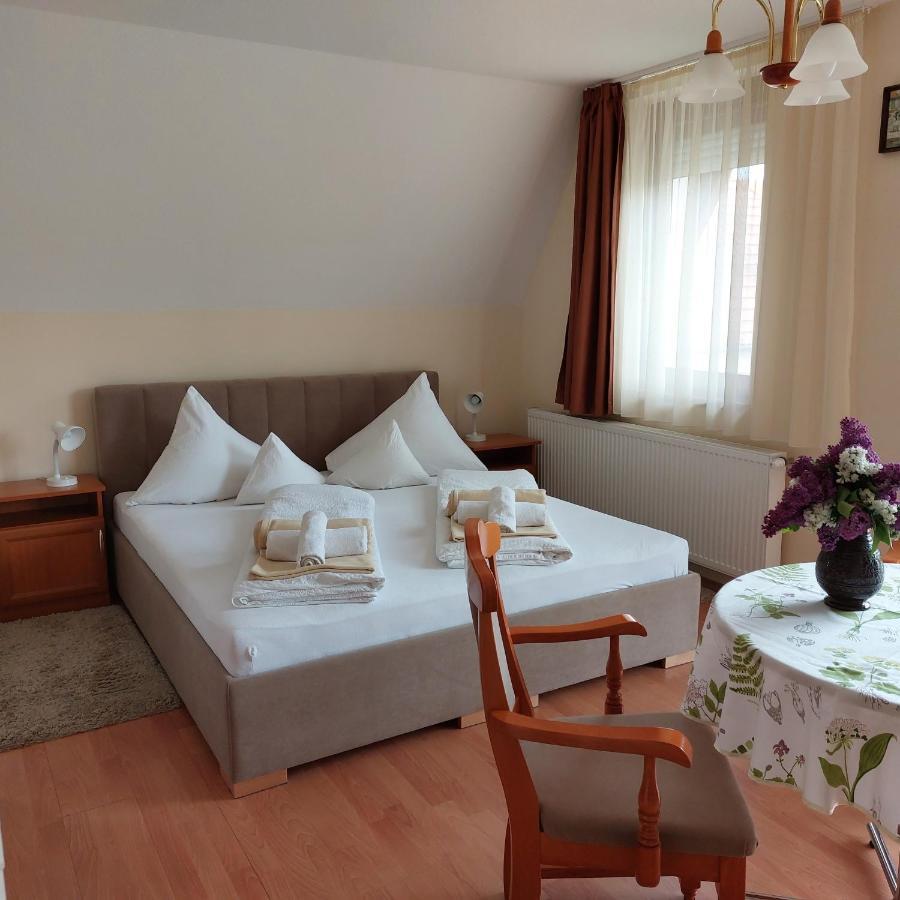Erika Apartmanhazak Hévíz Exteriör bild