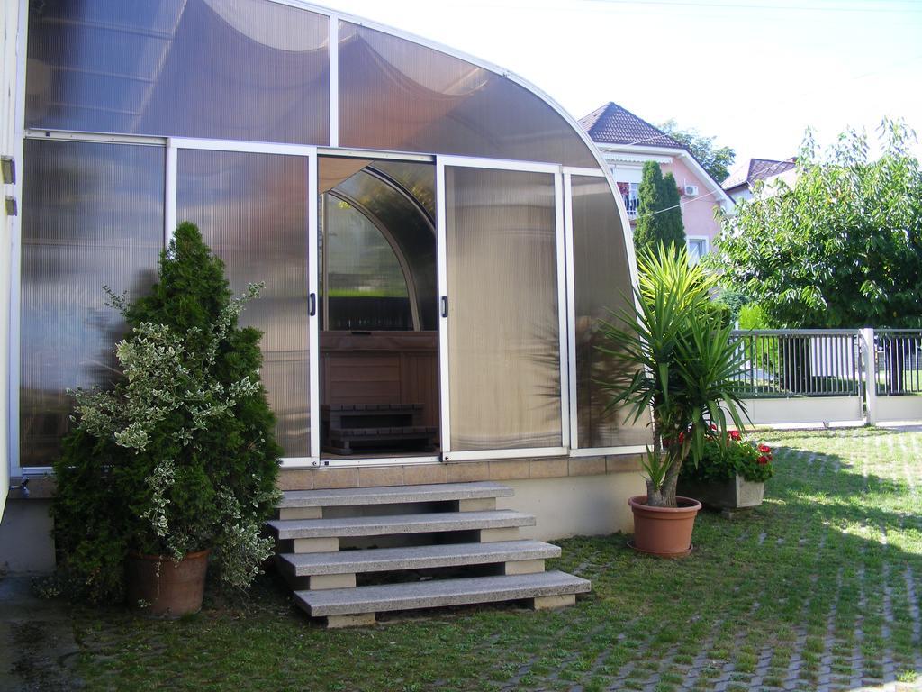 Erika Apartmanhazak Hévíz Exteriör bild