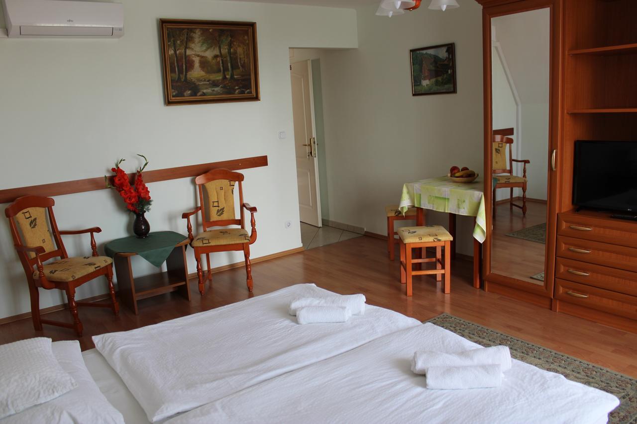 Erika Apartmanhazak Hévíz Exteriör bild