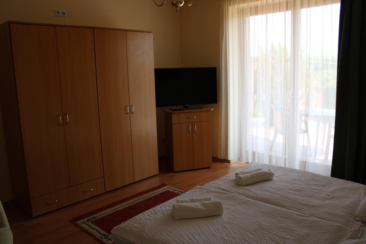 Erika Apartmanhazak Hévíz Exteriör bild