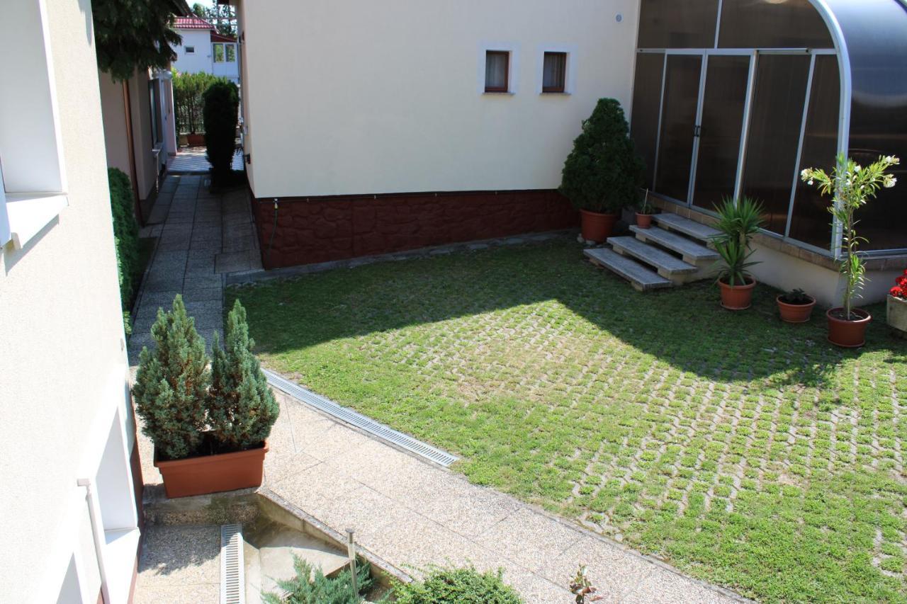 Erika Apartmanhazak Hévíz Exteriör bild